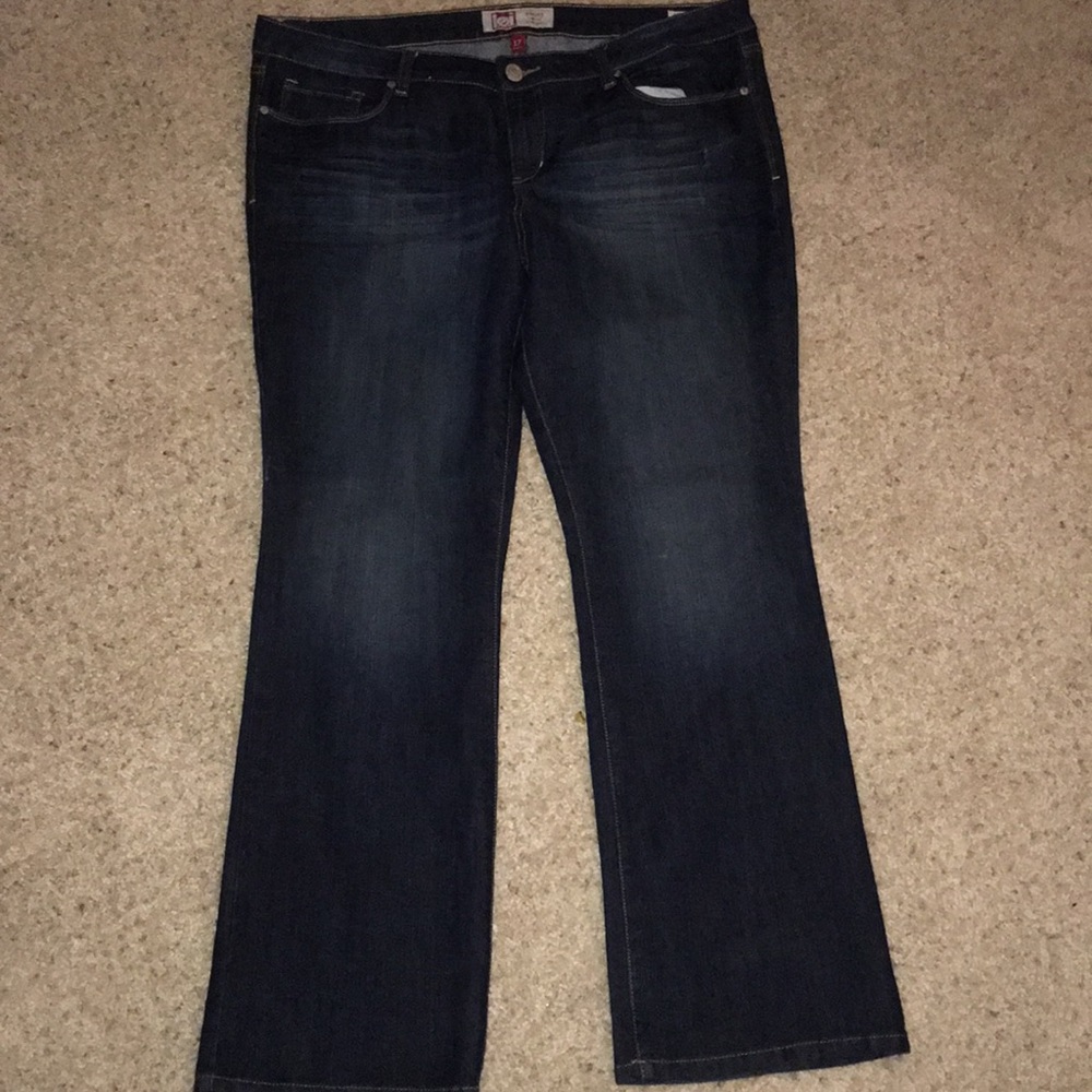 Lei low rise boot cut jeans “Ashley” 29” inseam